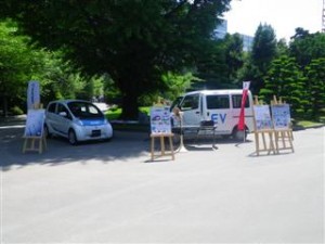 デモンストレーションに用いられた電気自動車